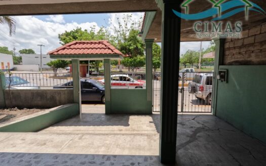 CASA EN VENTA EN ESQUINA EN LA COL. BUROCRATAS EN PANUCO, VERACRUZ